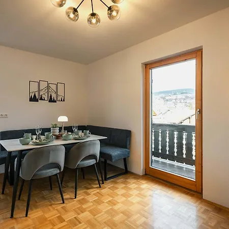 Bergblick & Altbau-charme I 2 Balkone I Aktivcard - 130 Erlebnisse Inklusive I Parkplatz Lejlighed