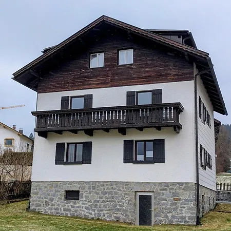 Bergblick & Altbau-charme I 2 Balkone I Aktivcard - 130 Erlebnisse Inklusive I Parkplatz *