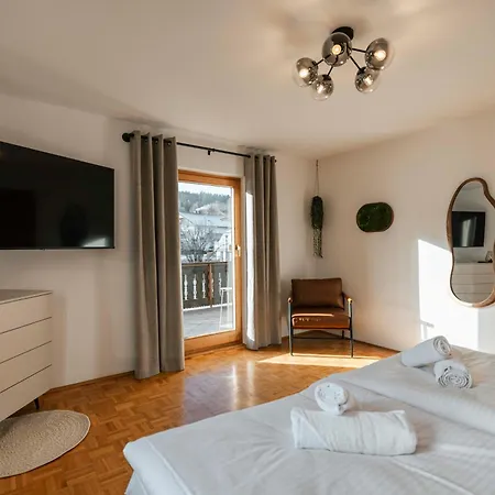 Bergblick & Altbau-charme I 2 Balkone I Aktivcard - 130 Erlebnisse Inklusive I Parkplatz * Bodenmais