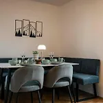 Bergblick & Altbau-charme I 2 Balkone I Aktivcard - 130 Erlebnisse Inklusive I Parkplatz