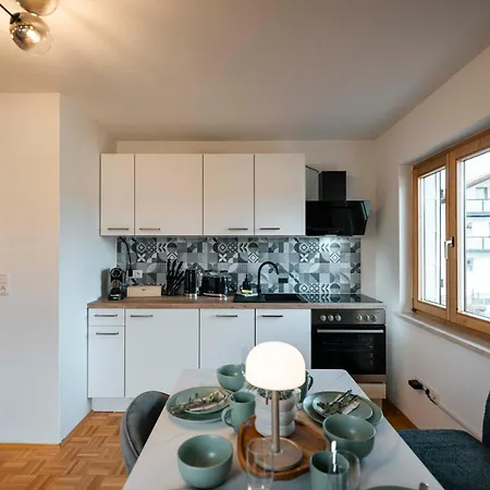 Lägenhet Bergblick & Altbau-charme I 2 Balkone I Aktivcard - 130 Erlebnisse Inklusive I Parkplatz