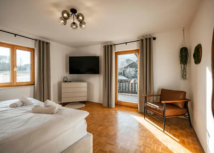 Apartamento Flatventure 75qm Altbau-charme Mit Panorama-bergblick I 2 Balkone I Parkplatz I Aktivcard Mit 130 Gratis-erlebnissen Bodenmais
