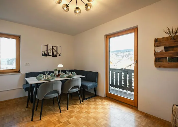 Flatventure 75qm Altbau-charme Mit Panorama-bergblick I 2 Balkone I Parkplatz I Aktivcard Mit 130 Gratis-erlebnissen Apartamento